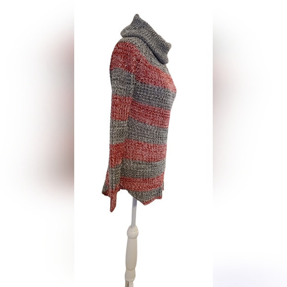 Rue21 Sweater - Picture 3 of 5